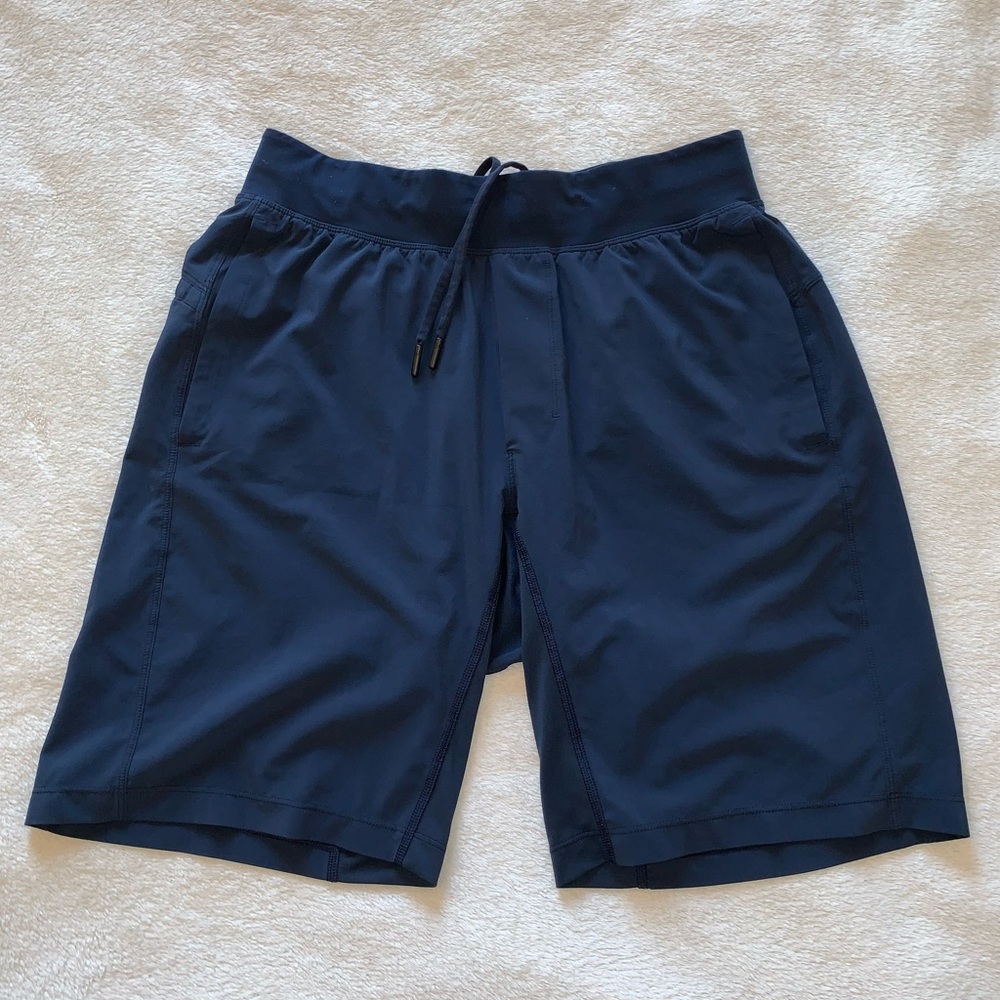 Lululemon Men’s Navy T.H.E. Short Size M